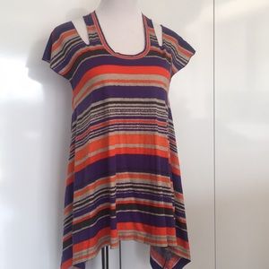 New with tags beautiful tunic,size S